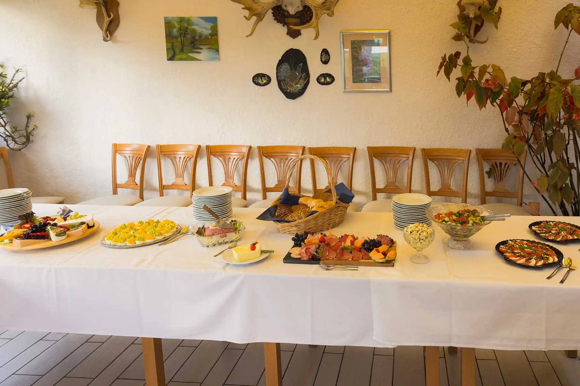 Fallsteinklause in Osterwieck - Genuss & Gastlichkeit im Harzvorland. Events & Feiern - Geburtstagstafel - Buffet